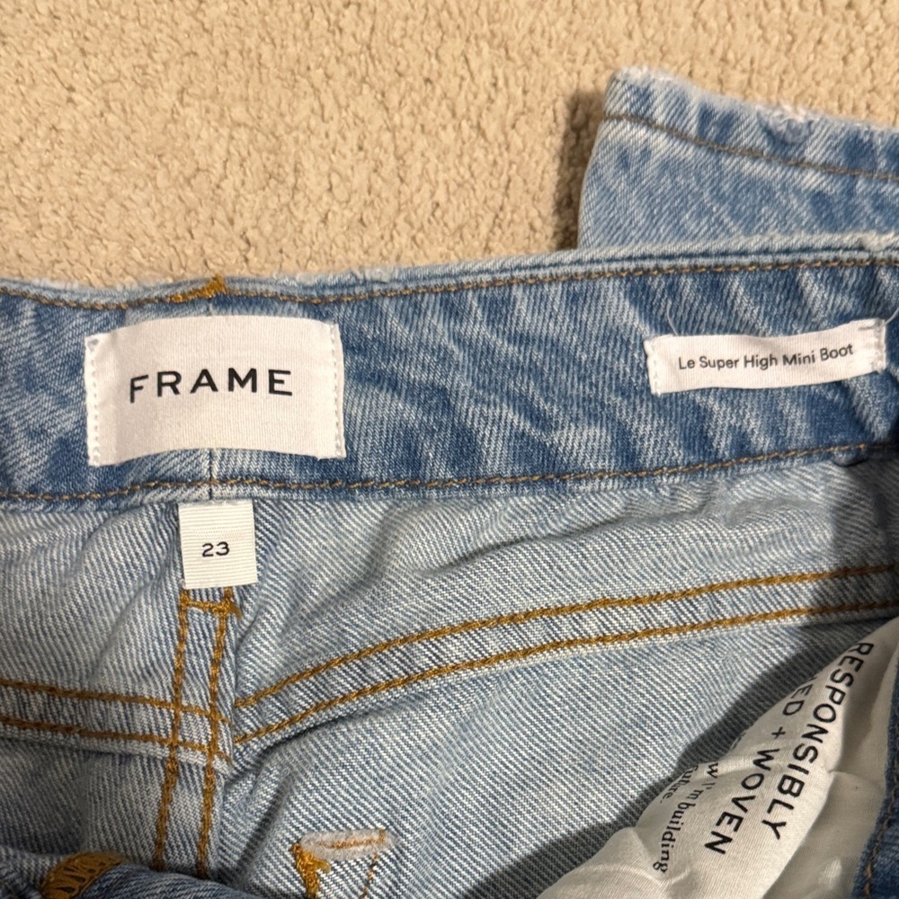 Frame Le Super High Mini Boot Jeans. 23. Like New!! - Picture 2 of 3